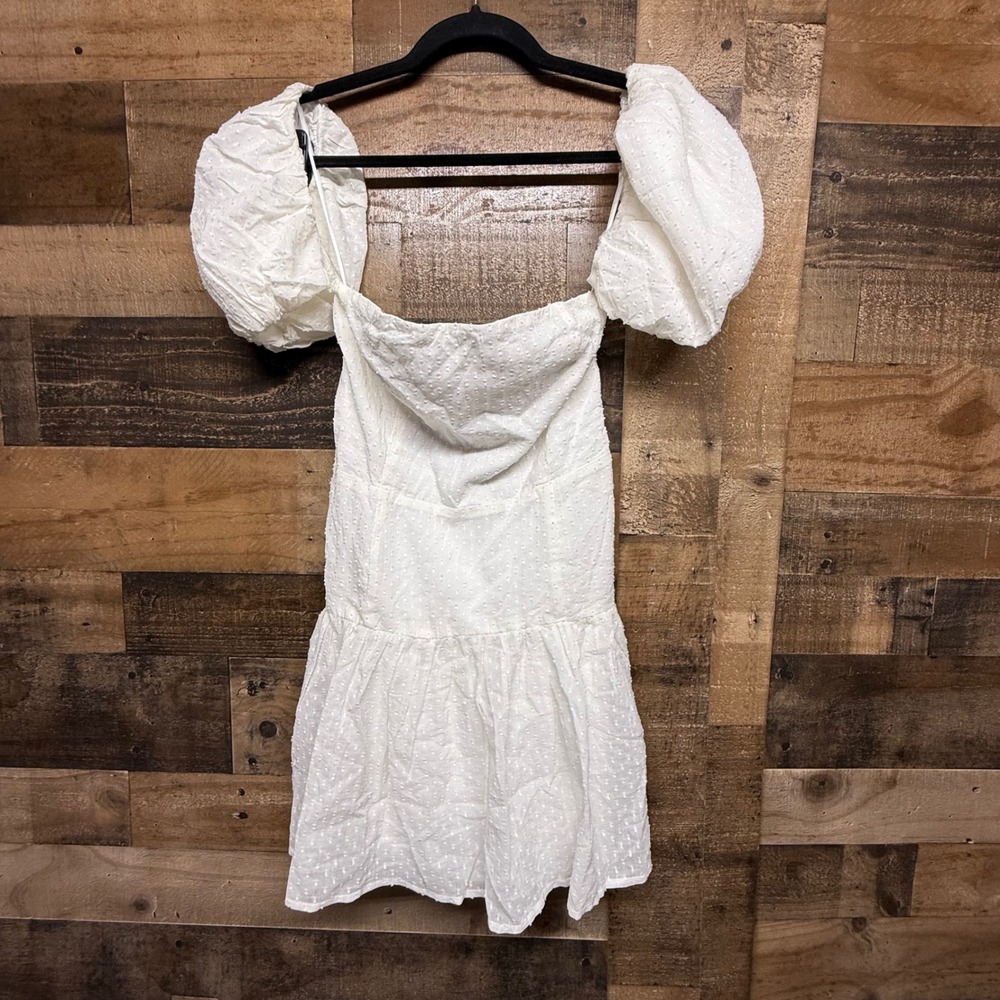 NEW Hello Molly White Textured Mini Dress Puff Sleeve Open Back Party Womens S‎